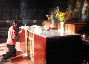 Prayers at Chien Leong Teng Temple